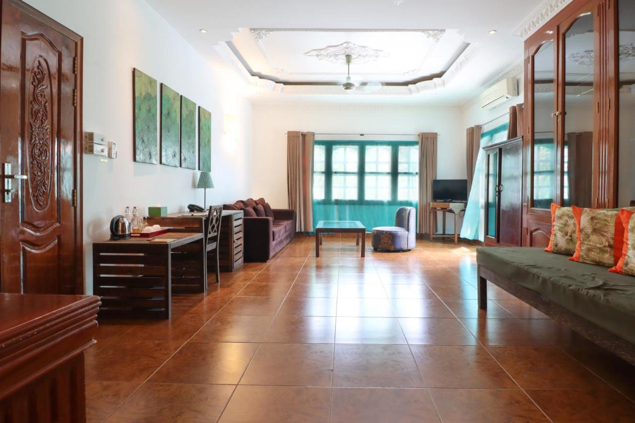The Pavilion Phnom Penh Exterior foto